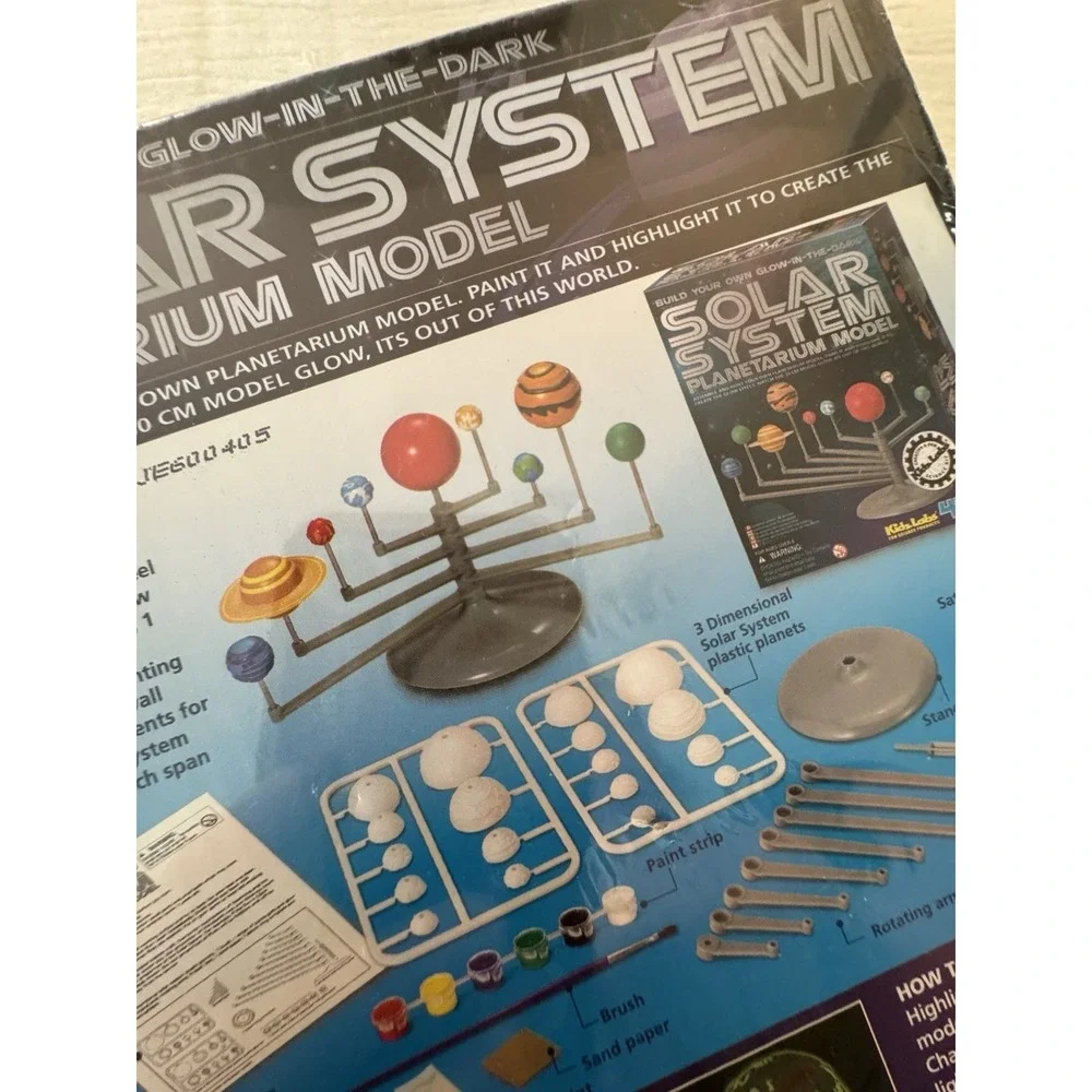 4M KidzLabs Solar System Planetarium Model Kit Glows Ages 8+